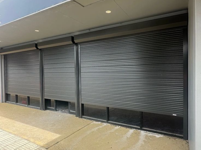 Nhà xưởng nên lắp cửa cuốn chống cháy loại nào